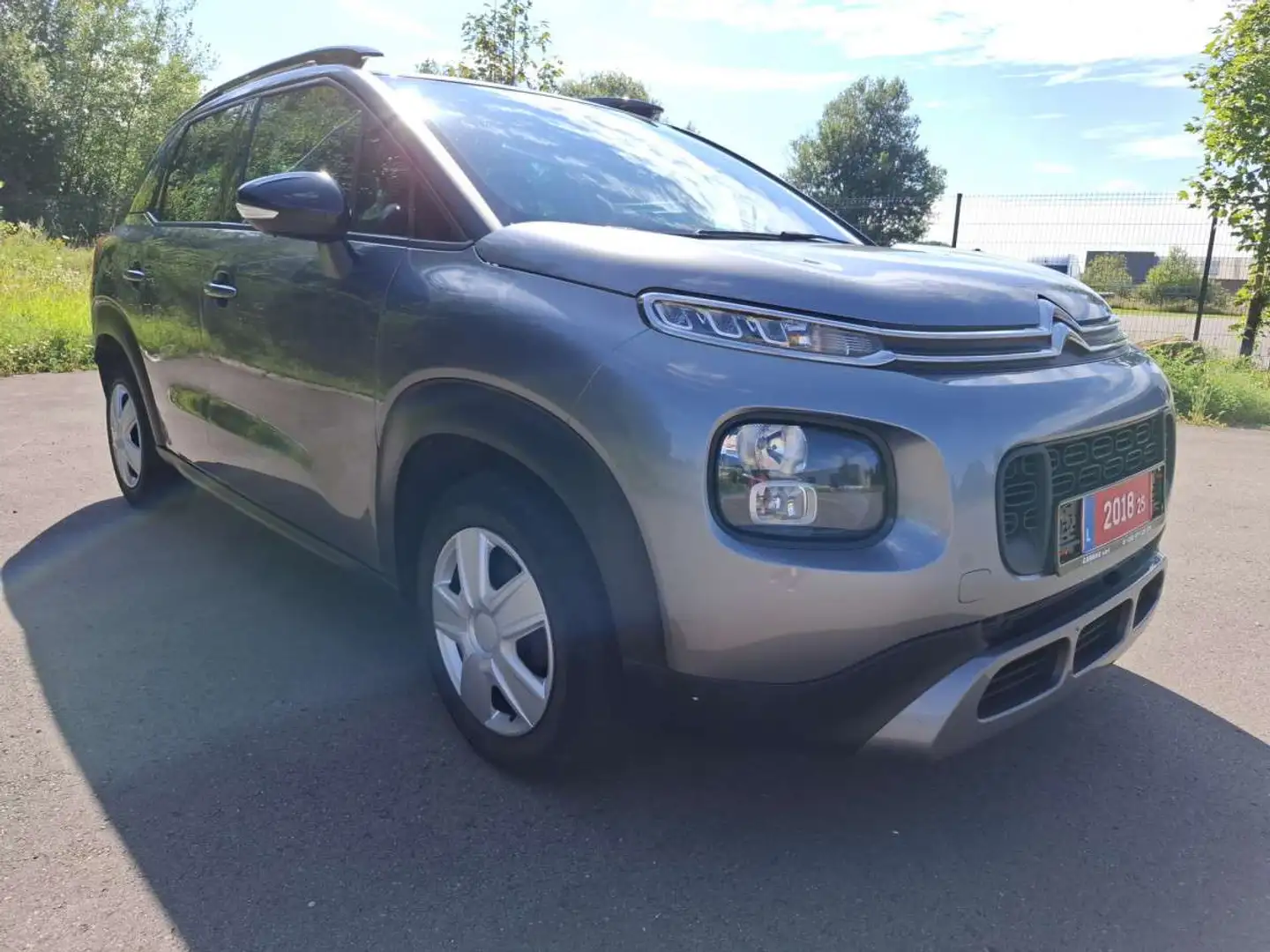 Citroen C3 Aircross 1.5 BlueHDI 102 S\u0026S Feel Tous Chemins Grau - 1