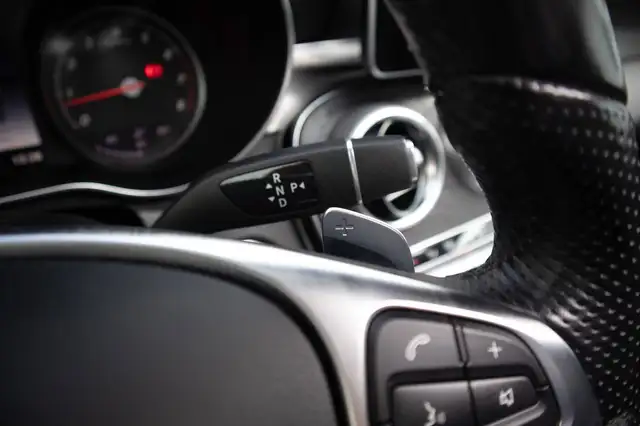 Mercedes-Benz C view 12