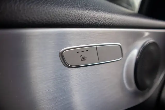 Mercedes-Benz C view 11