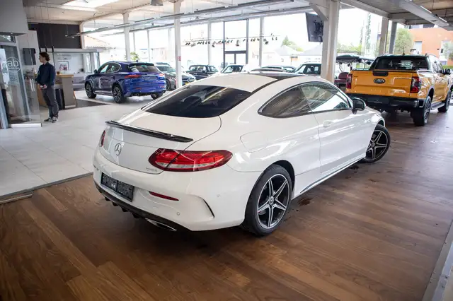 Mercedes-Benz C view 4
