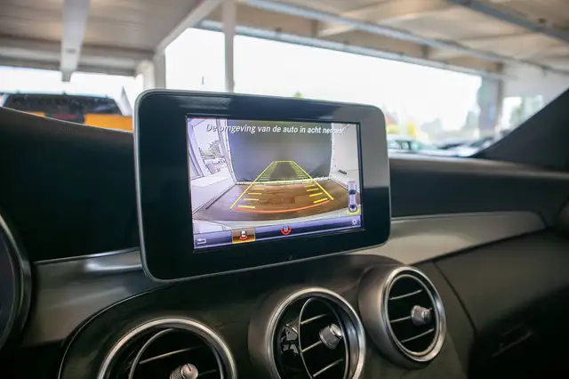 Mercedes-Benz C view 10
