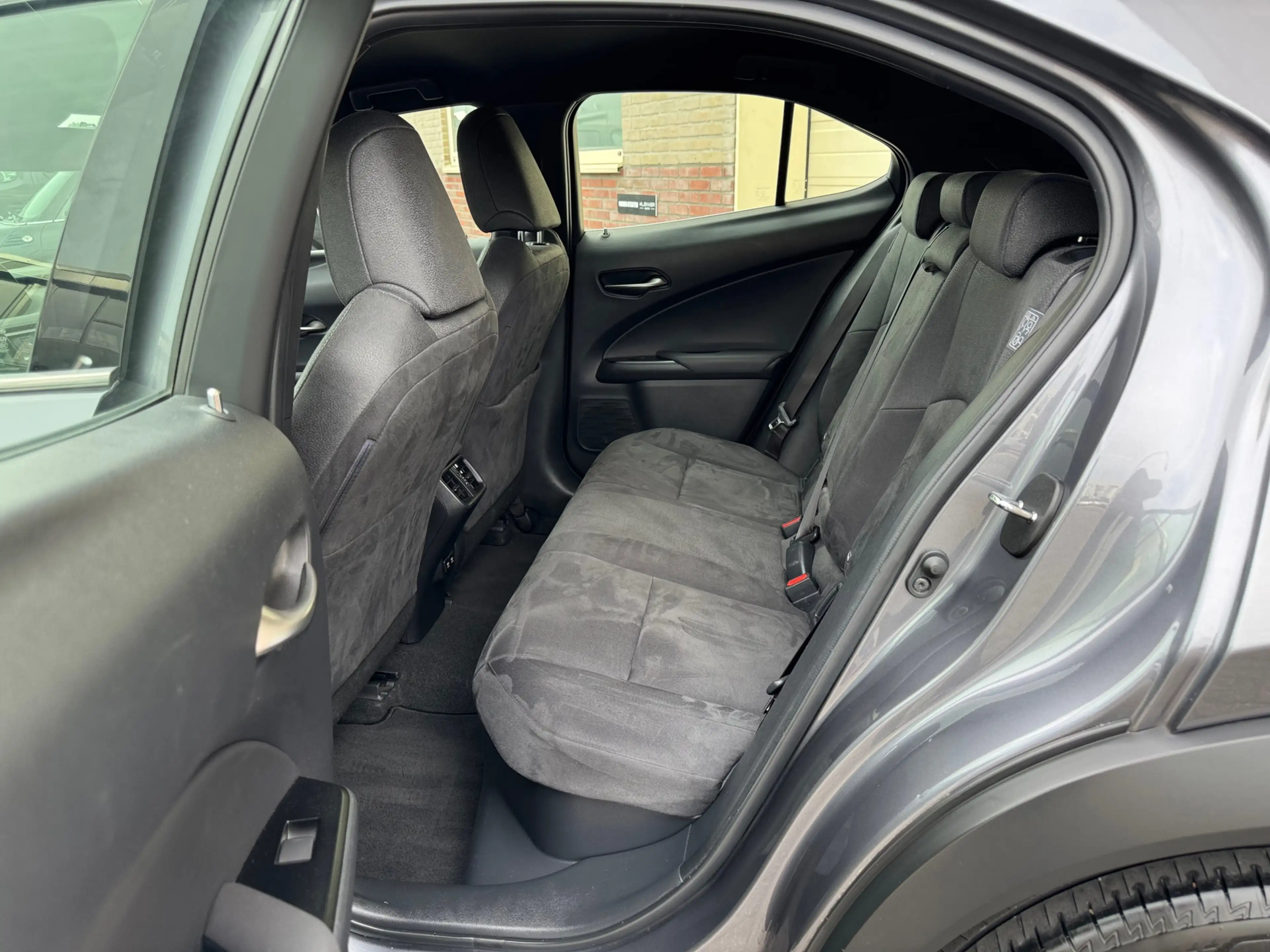 Lexus UX 250h Business Line Dealer ondh.|2E EIG|ORIG NL|Line ass — photo 5