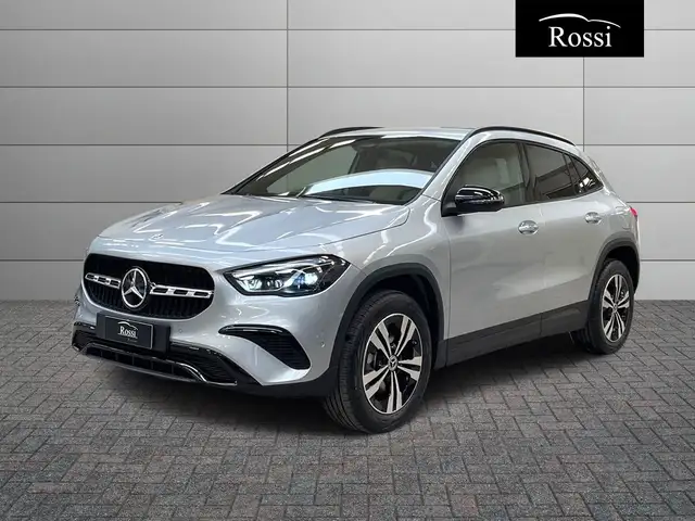 Mercedes-Benz GLA 180 d Automatic