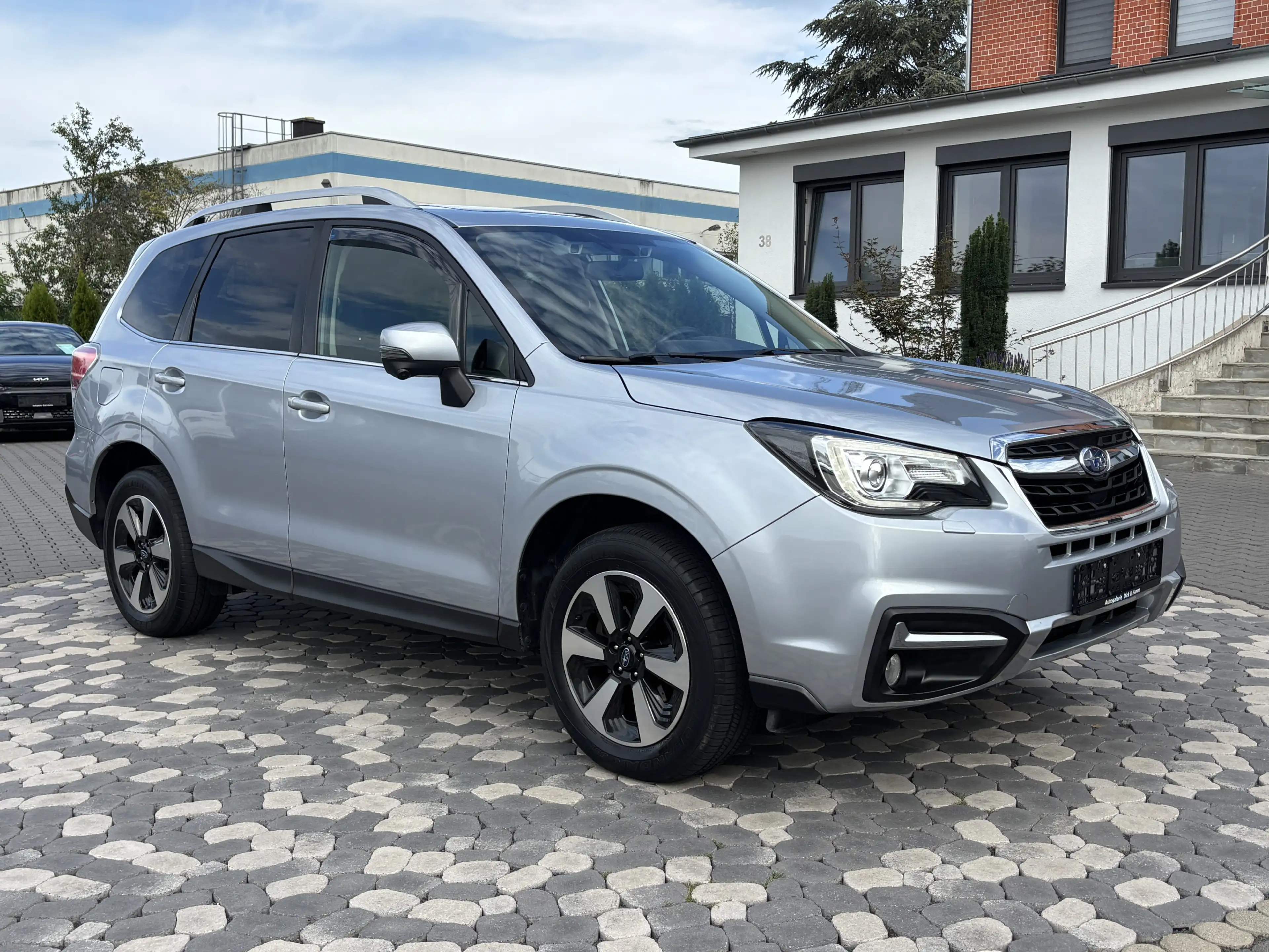 Subaru Forester Platinum LED ACC NAV PANO MEM 4xSHZ AHK — photo 2