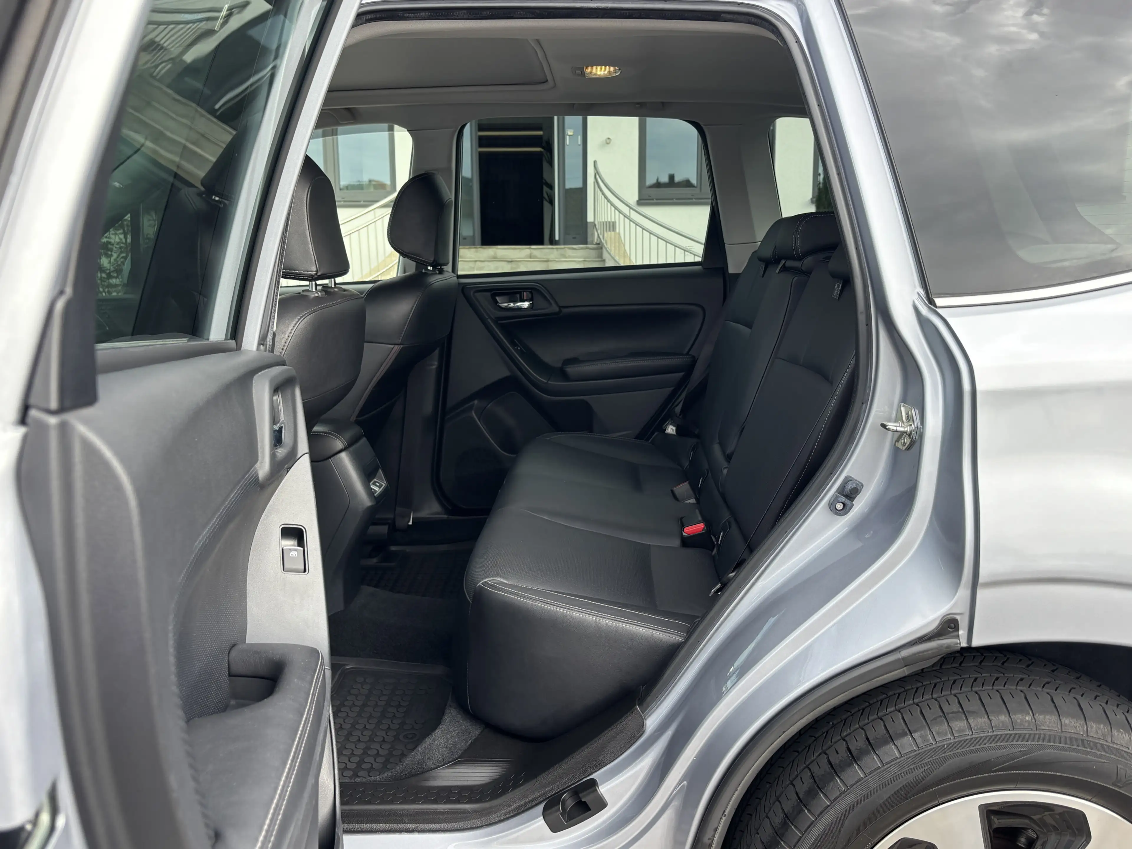 Subaru Forester Platinum LED ACC NAV PANO MEM 4xSHZ AHK — photo 12