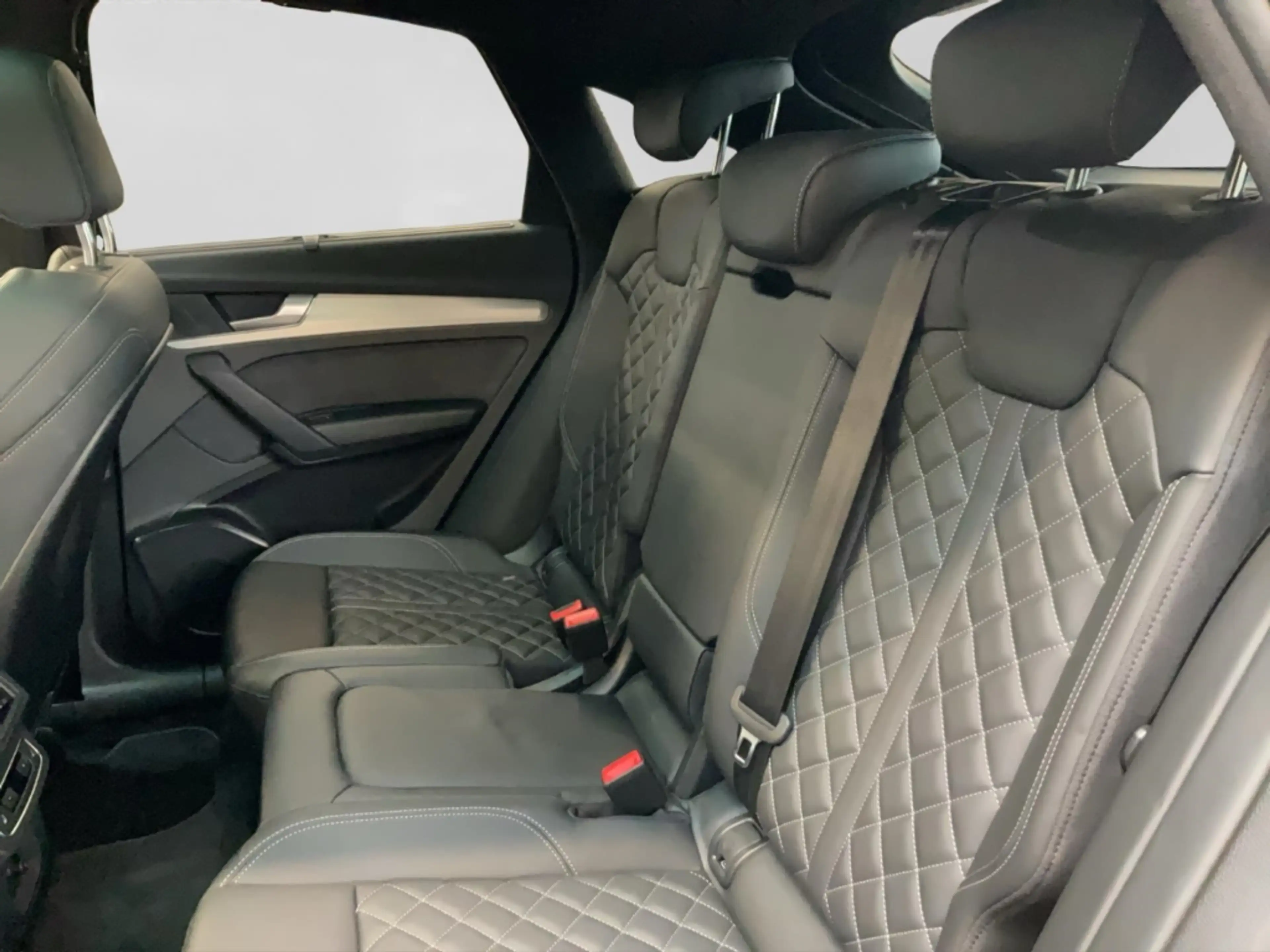 Audi SQ5 Sportback 3.0 TDI quattro Alu Matrix-LED AHK Pano — photo 13