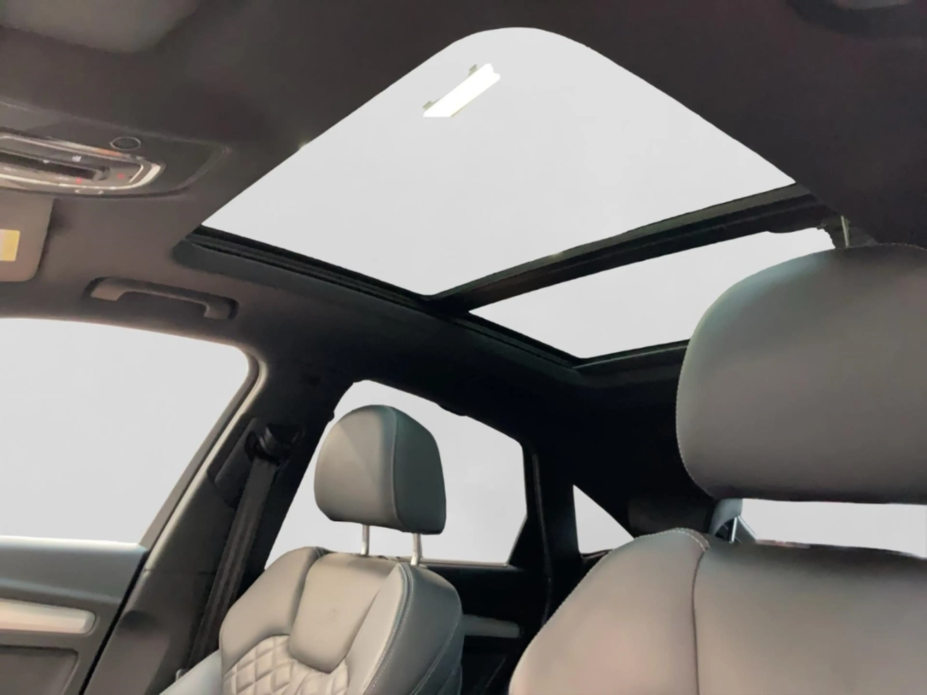 Audi SQ5 Sportback 3.0 TDI quattro Alu Matrix-LED AHK Pano — photo 11