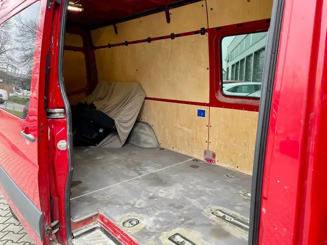 Mercedes-Benz Sprinter view 13