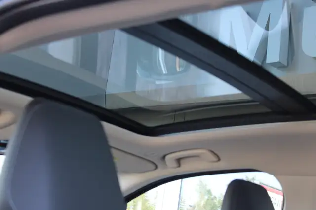 BMW 2 Series view 13