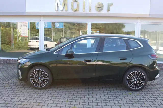 BMW 2 Series view 4