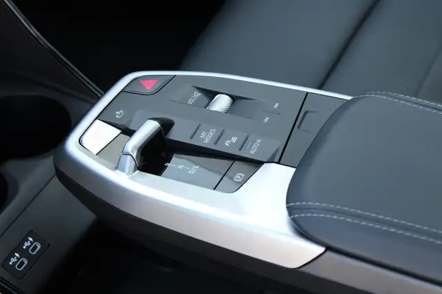 BMW 2 Series view 9