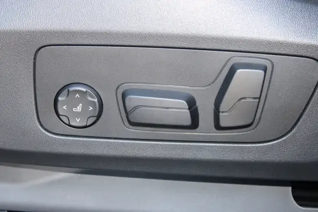 BMW 2 Series view 11