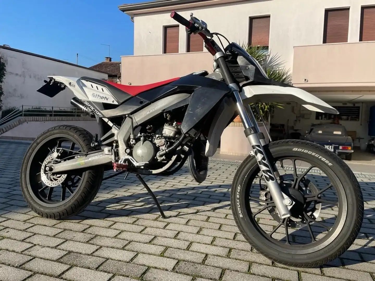 Aprilia SX 50 Roşu - 2