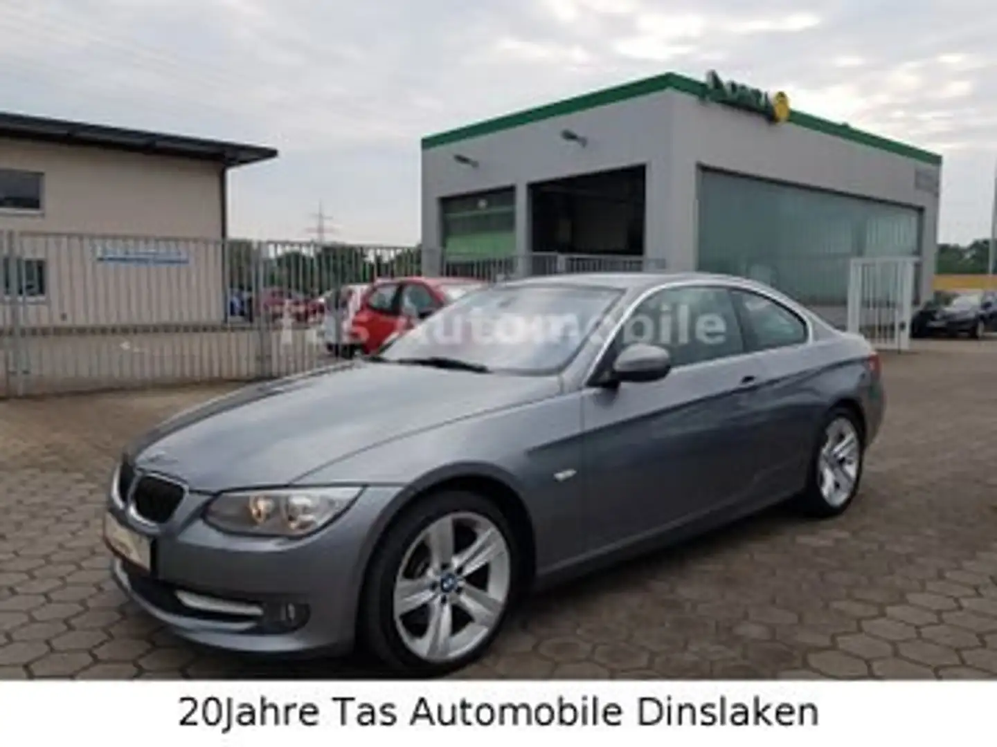 BMW 330 i Coupe xDrive 4x4 Automatik"S-Heft"Leder"Xenon Grau - 1