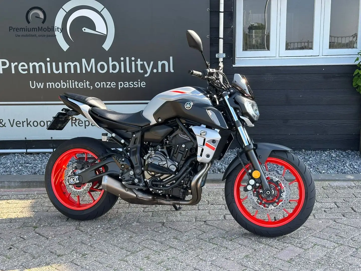 Yamaha MT-07 ABS Grau - 1