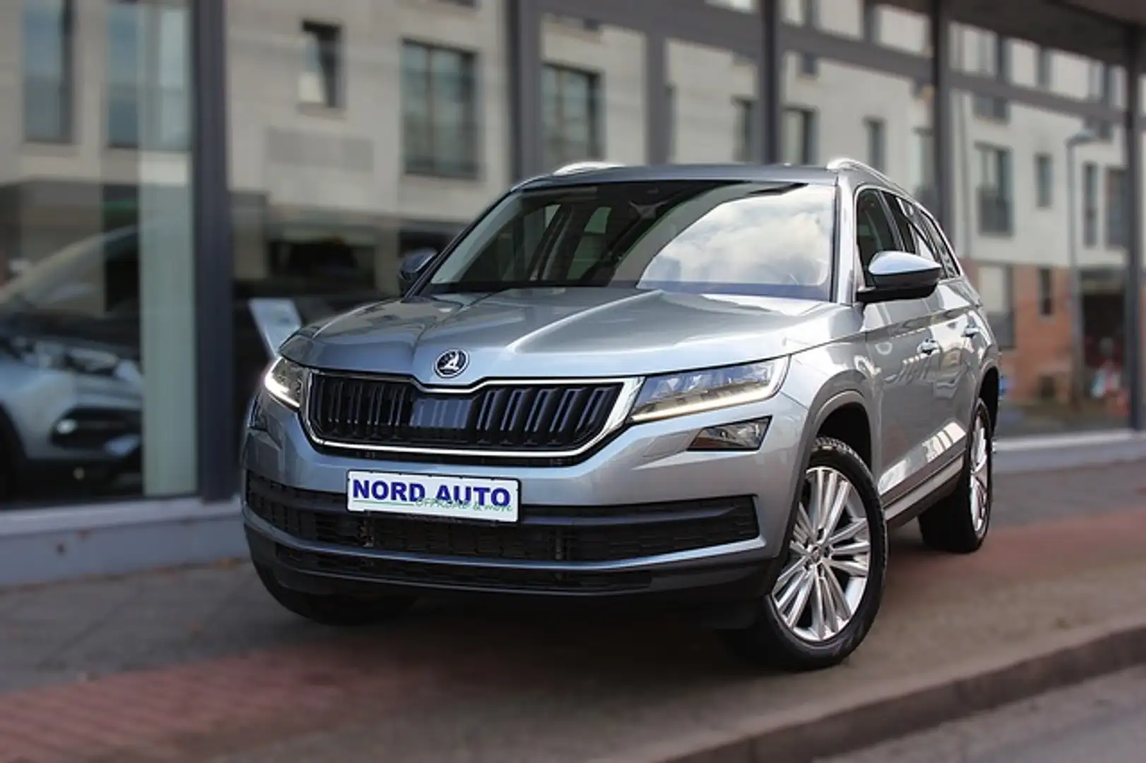 Skoda Kodiaq 2.0TDi 4x4 STYLE Autom/Navi/Temp/Pdc/Ahk Grau - 2