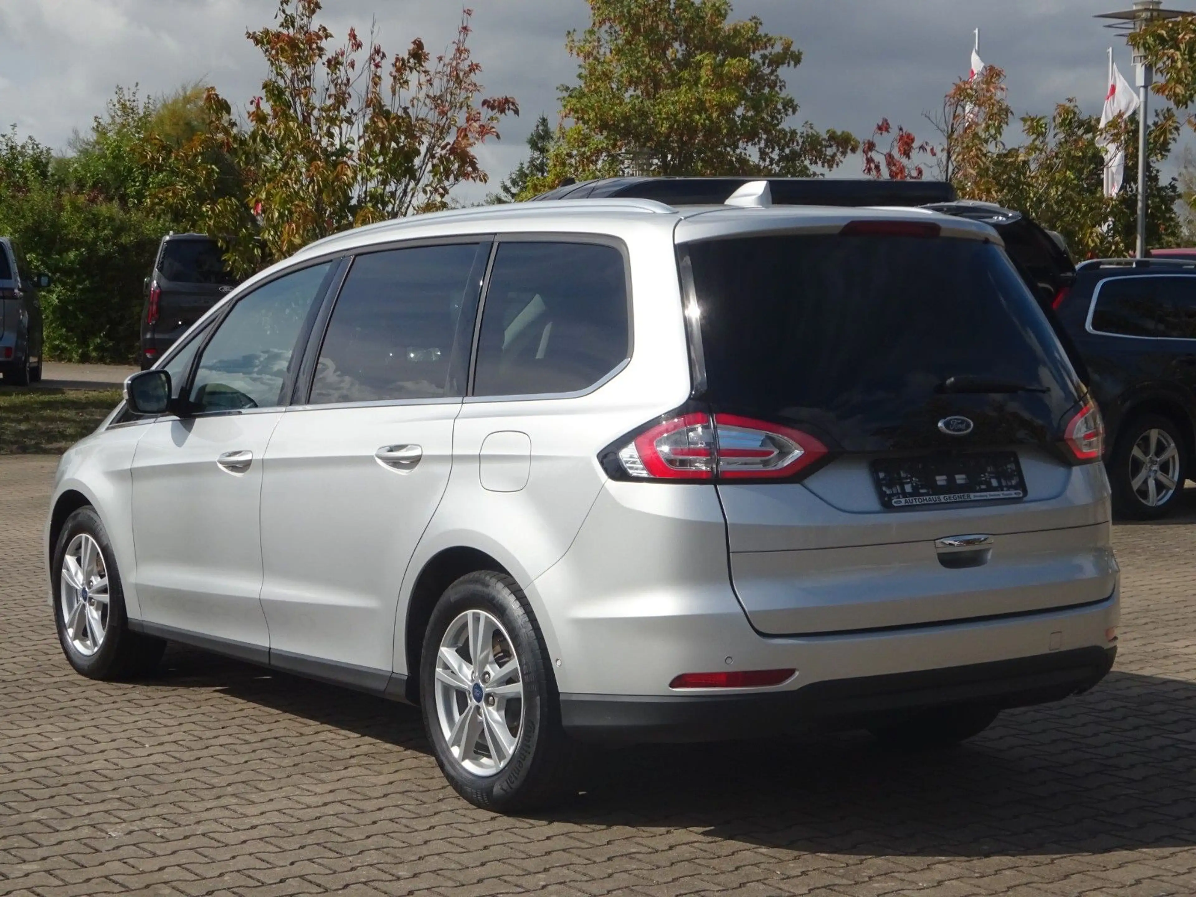 Ford Galaxy 190PS Autm. Titanium Leder Navi AHK ACC — photo 4
