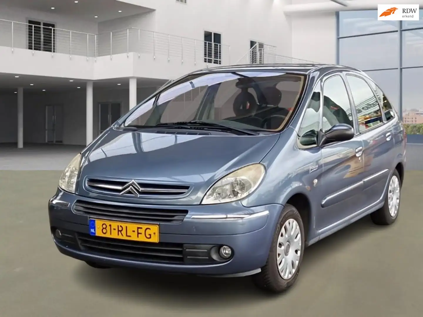Citroen Xsara Picasso 2.0i-16V Attraction AUT PSENSOR CRUISE TREKHAAK 2 Grijs - 1