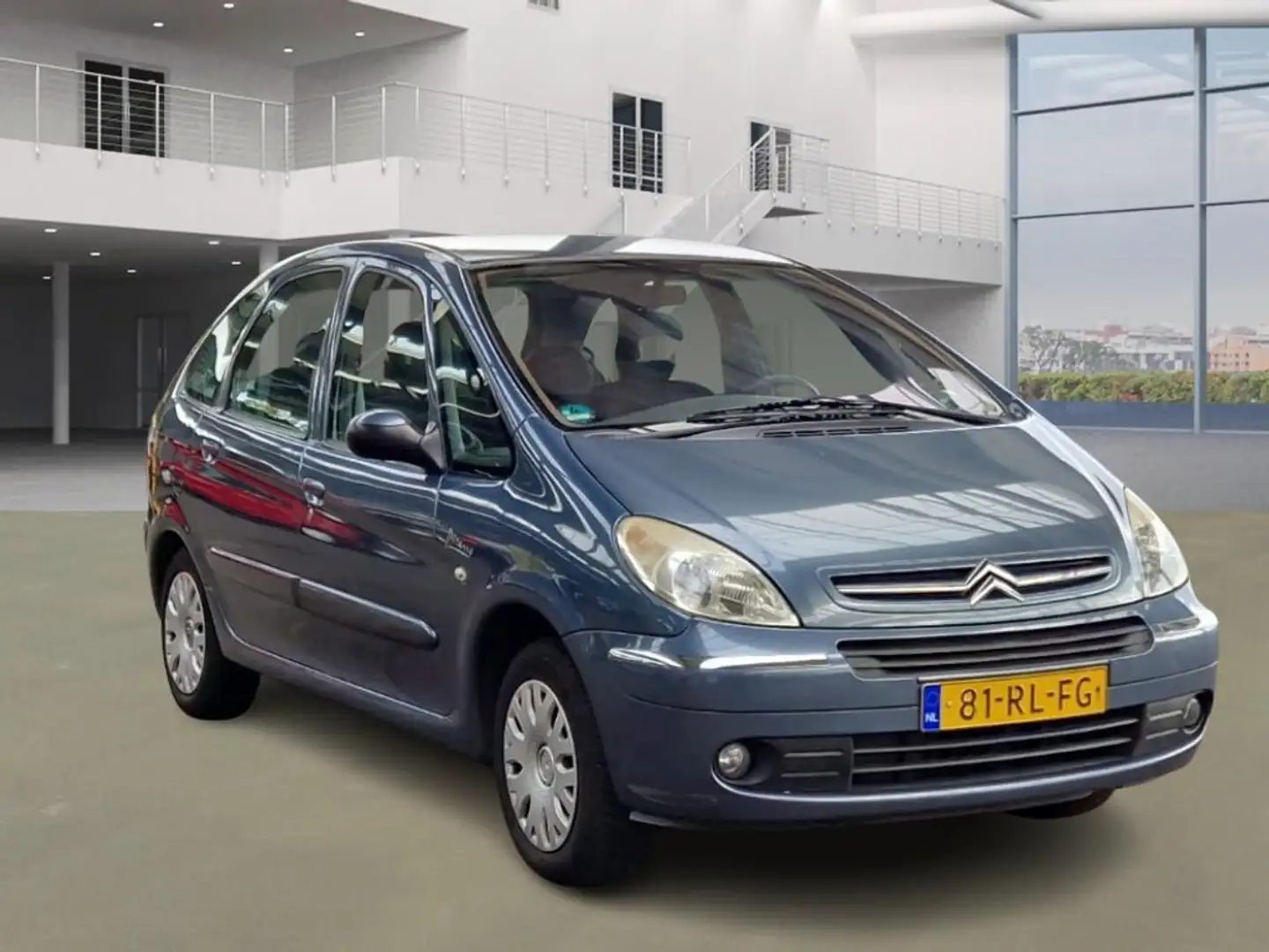 Citroen Xsara Picasso 2.0i-16V Attraction AUT PSENSOR CRUISE TREKHAAK 2 Grijs - 2