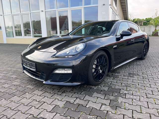 Imagine Porsche Panamera 4 S