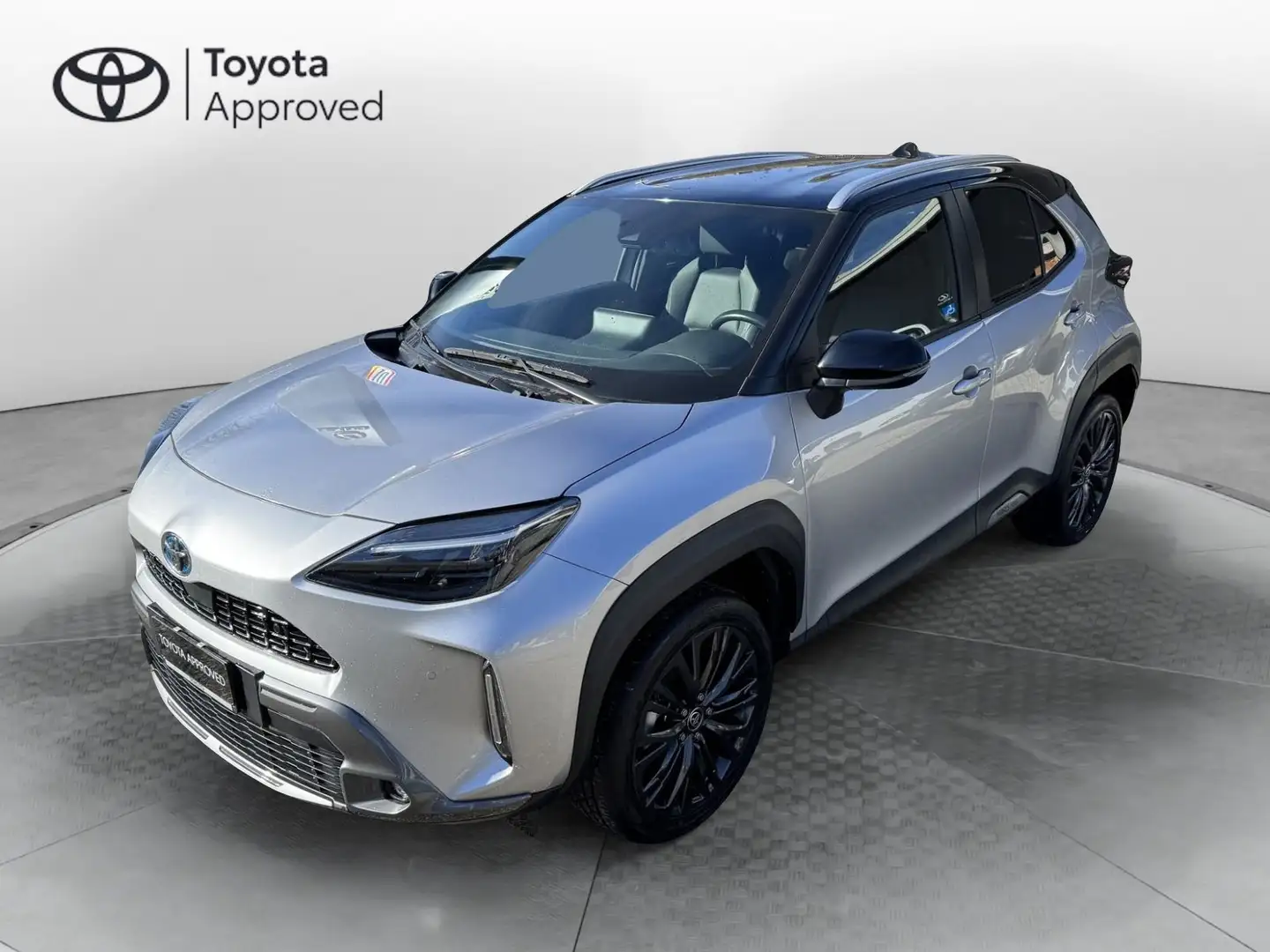 Toyota Yaris Cross 1.5H (116 CV) E-CVT Adventure AWD-i Argent - 1