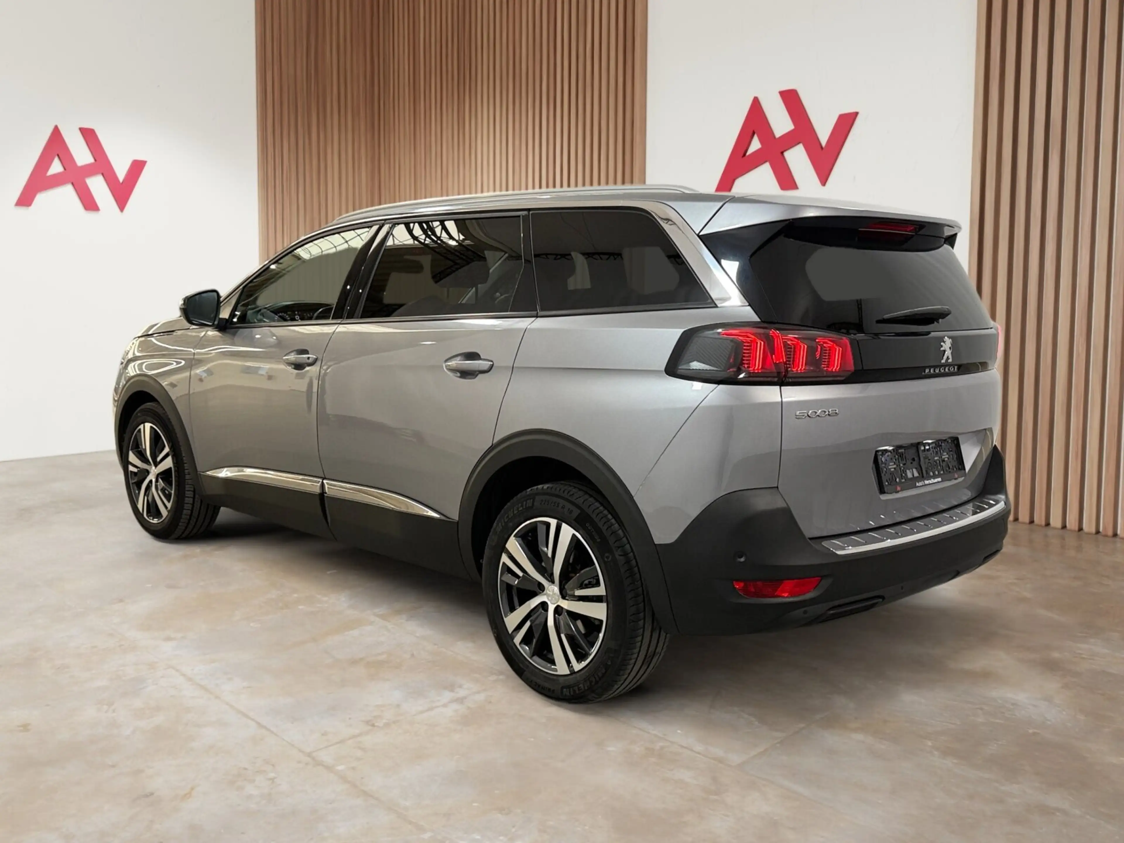 Peugeot 5008 Allure 1.2 PureTech EAT8 ** Navi/Carplay | Keyl... — photo 9