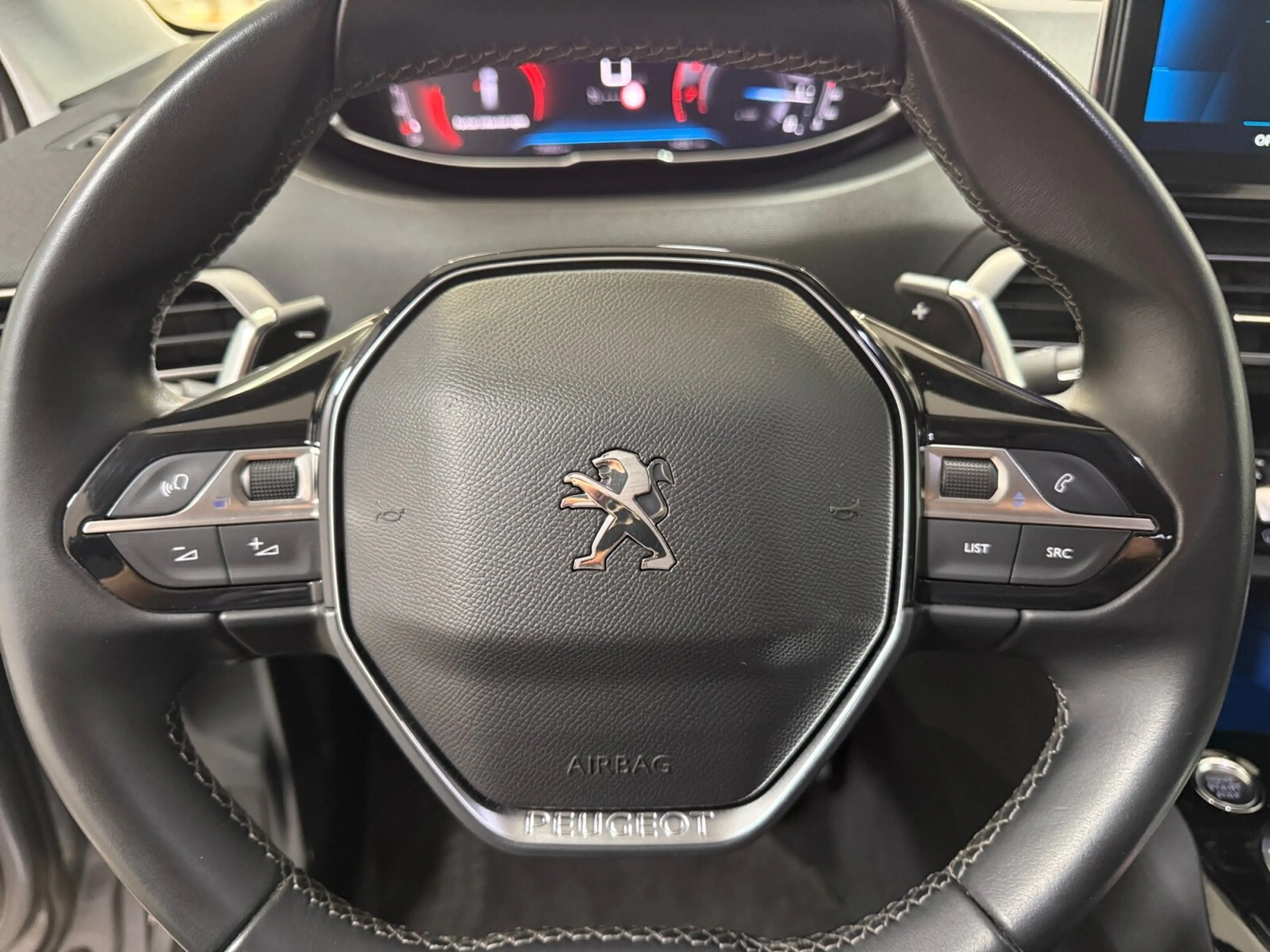 Peugeot 5008 Allure 1.2 PureTech EAT8 ** Navi/Carplay | Keyl... — photo 15