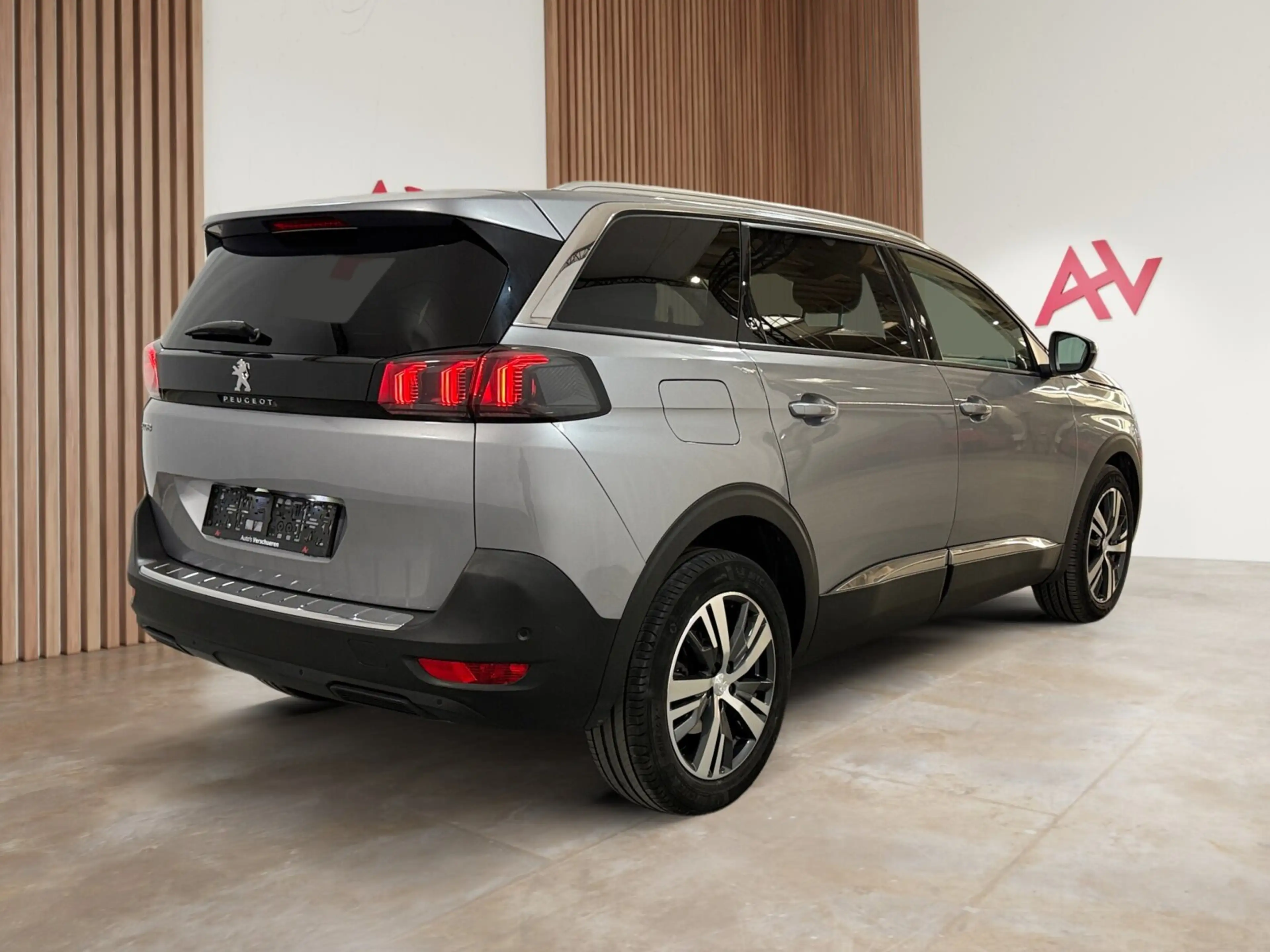 Peugeot 5008 Allure 1.2 PureTech EAT8 ** Navi/Carplay | Keyl... — photo 6