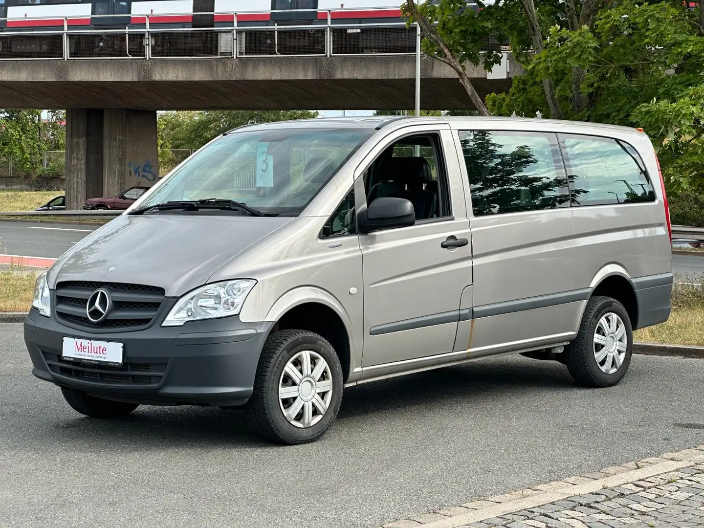 Mercedes-Benz Vito Kombi 4x4 116 lang*Leder*Automatik*2,5t AHK Silber - 1
