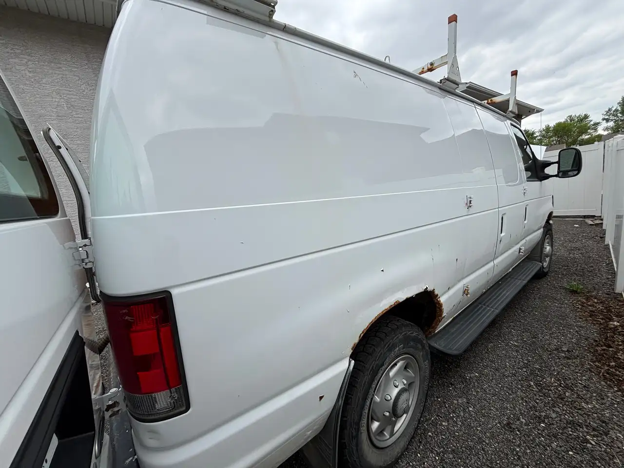 Ford Econoline снимка Ford Econoline
