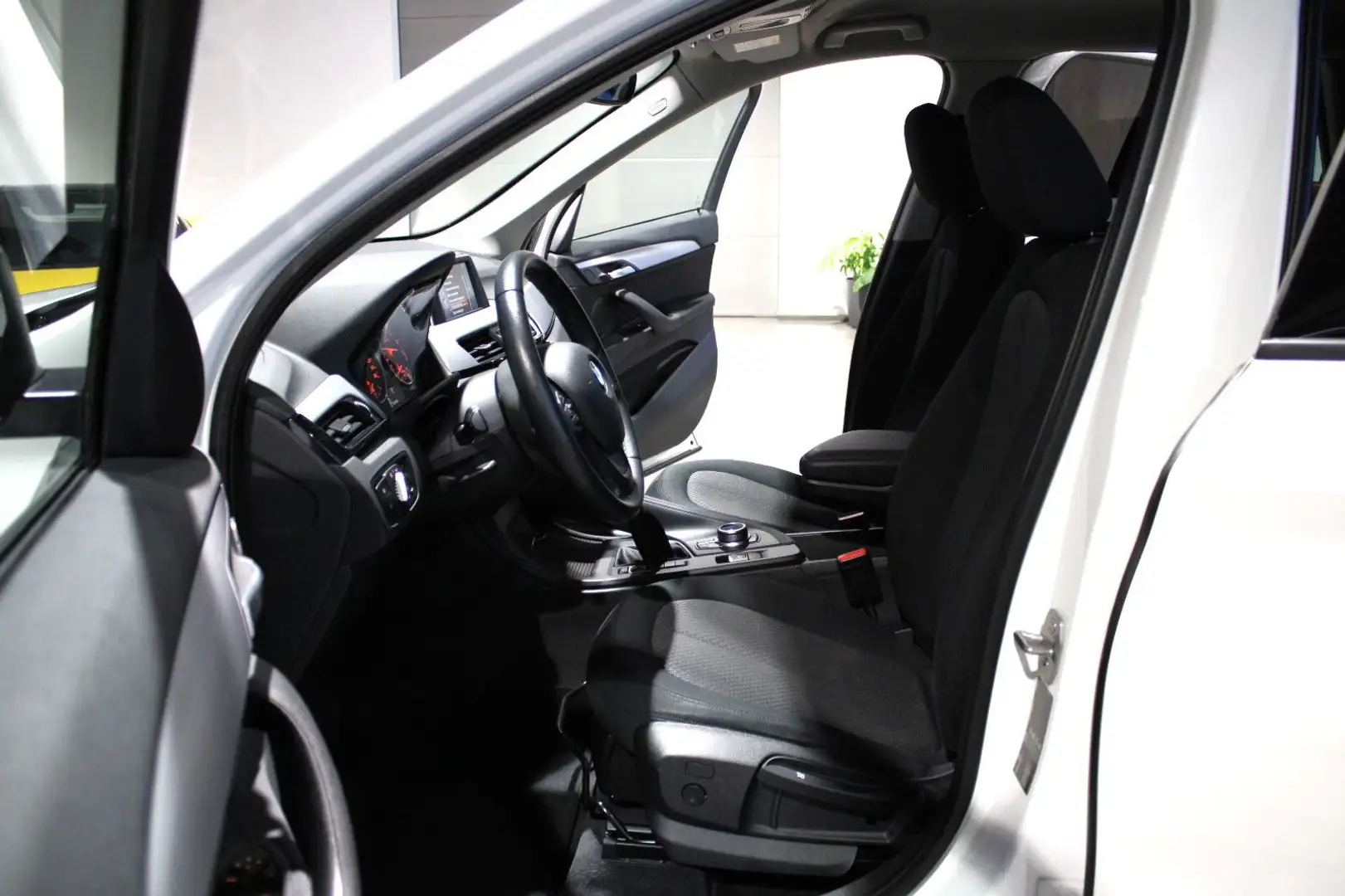 BMW X1 sDrive 18i Automatik/Advantage/Navi/Alu/Led´s Blanc - 2