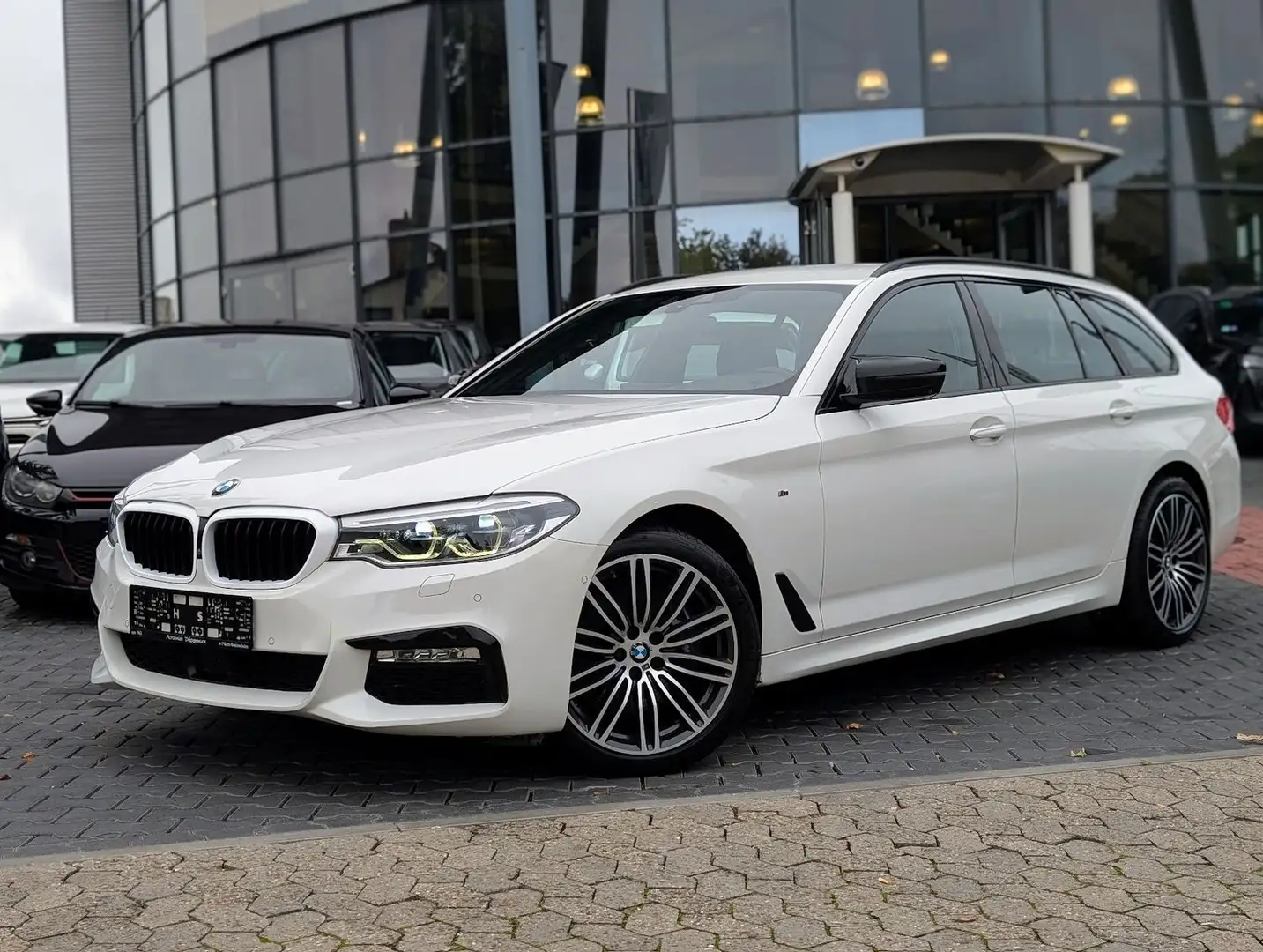 BMW 530 d xDrive M Sport*ADAPTIVE DRIVE*360°*H&K*LED Weiß - 2