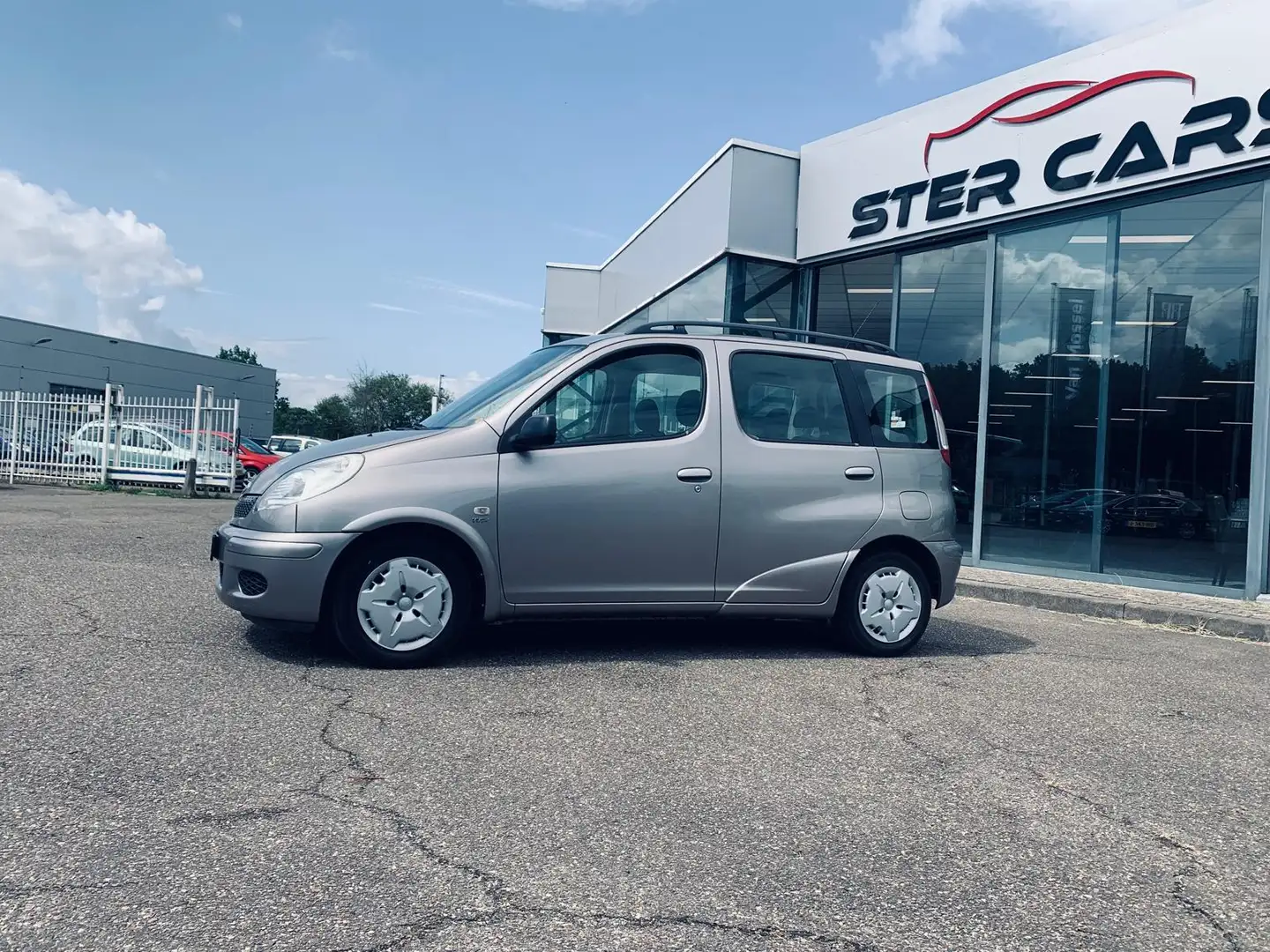Toyota Yaris Verso 1.3 VVT-i Sol, Automaat, Airco, Elektrische Grijs - 2