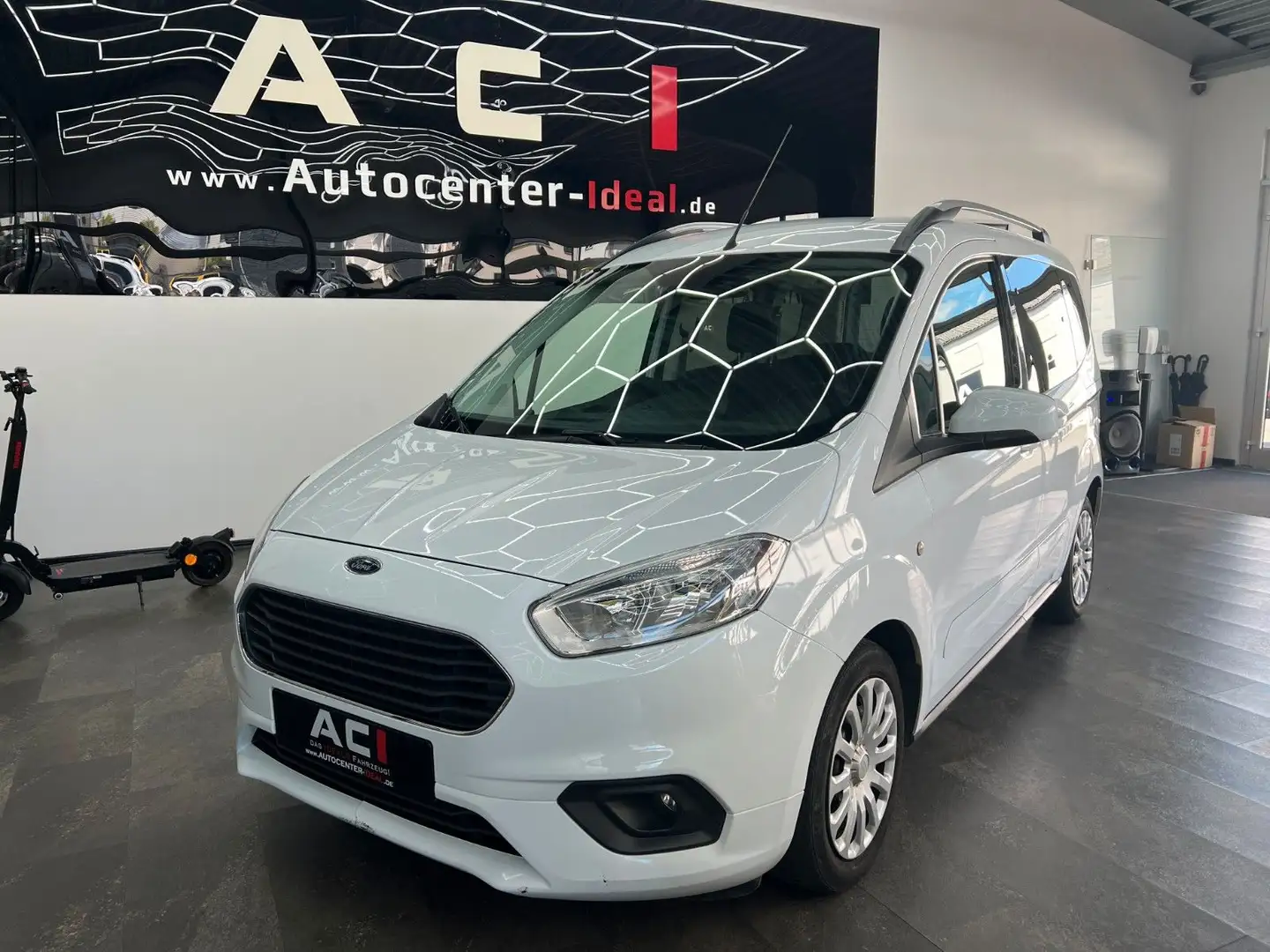 Ford Tourneo Courier Titanium, HU/AU Neu, Kamera,Temp Bianco - 1