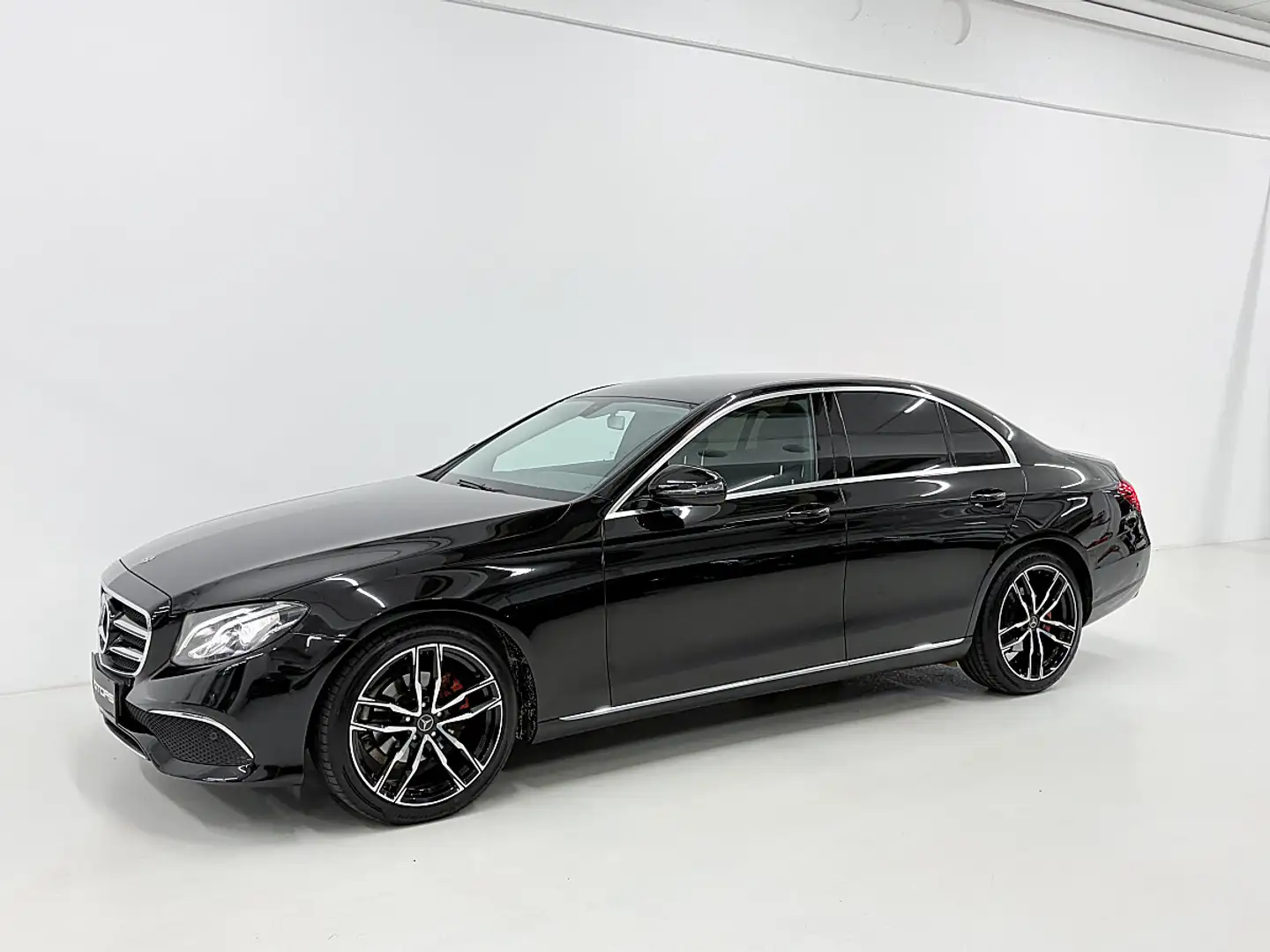 Mercedes-Benz E 220 d Avantgarde 9G-Tronic LED Ambiente Rückfahrkam Schwarz - 2