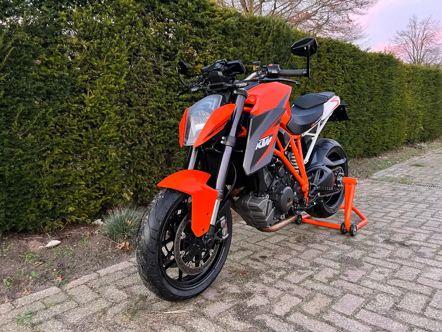 KTM 1290 Super Duke R - 1