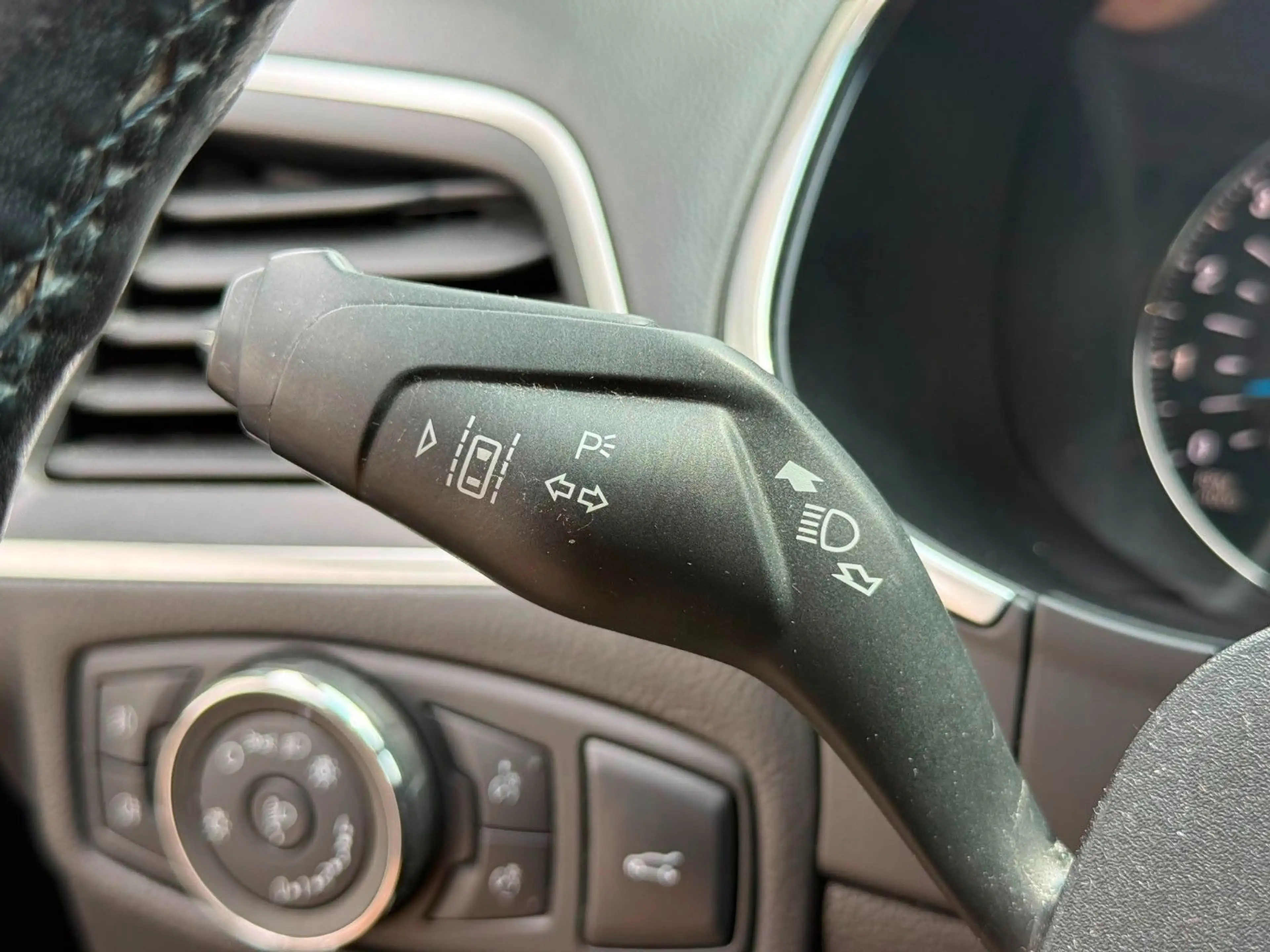 Ford Edge Titanium 4x4*Keyless*8Fach*Navi*Szhz — photo 15