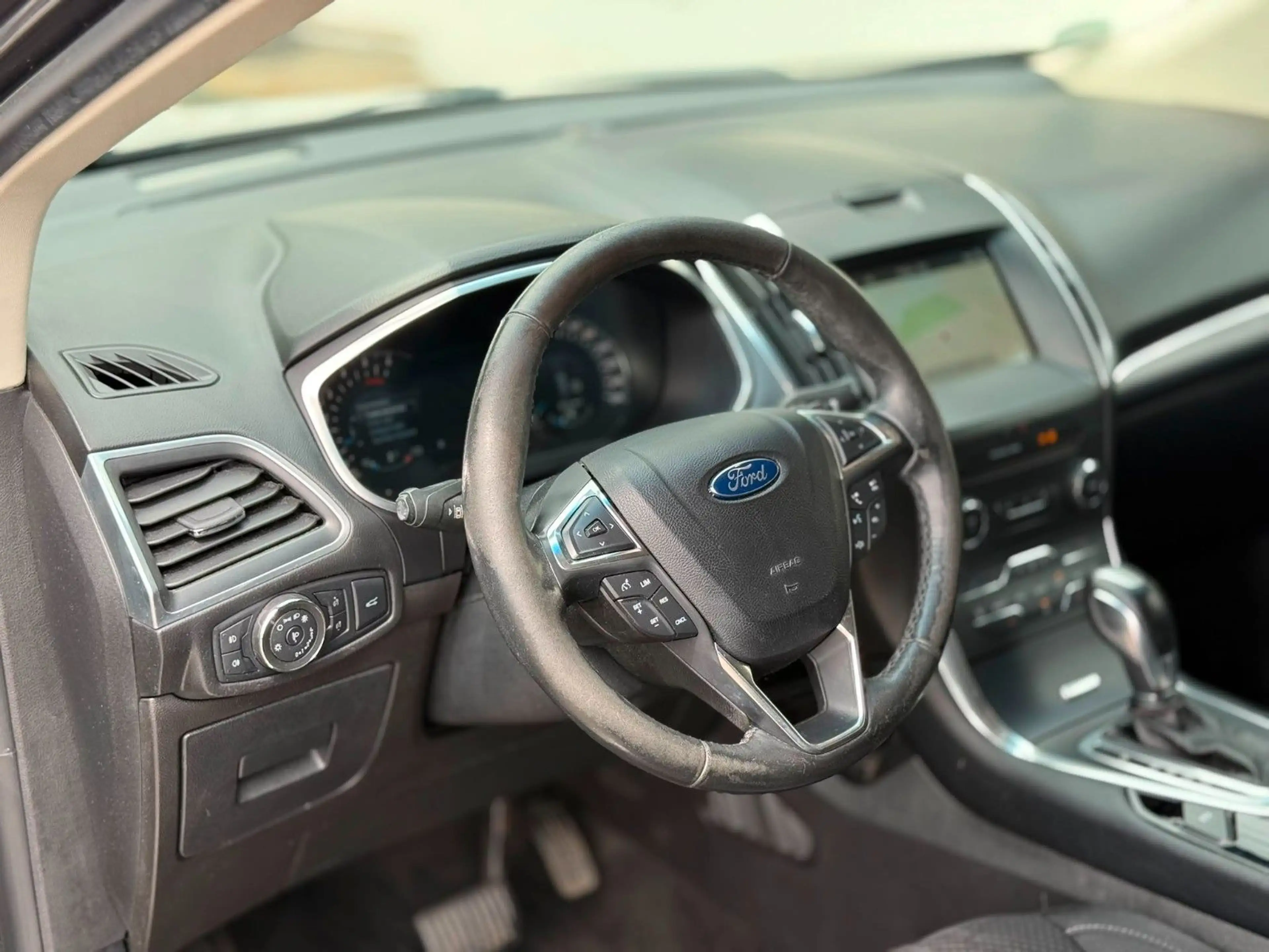 Ford Edge Titanium 4x4*Keyless*8Fach*Navi*Szhz — photo 13