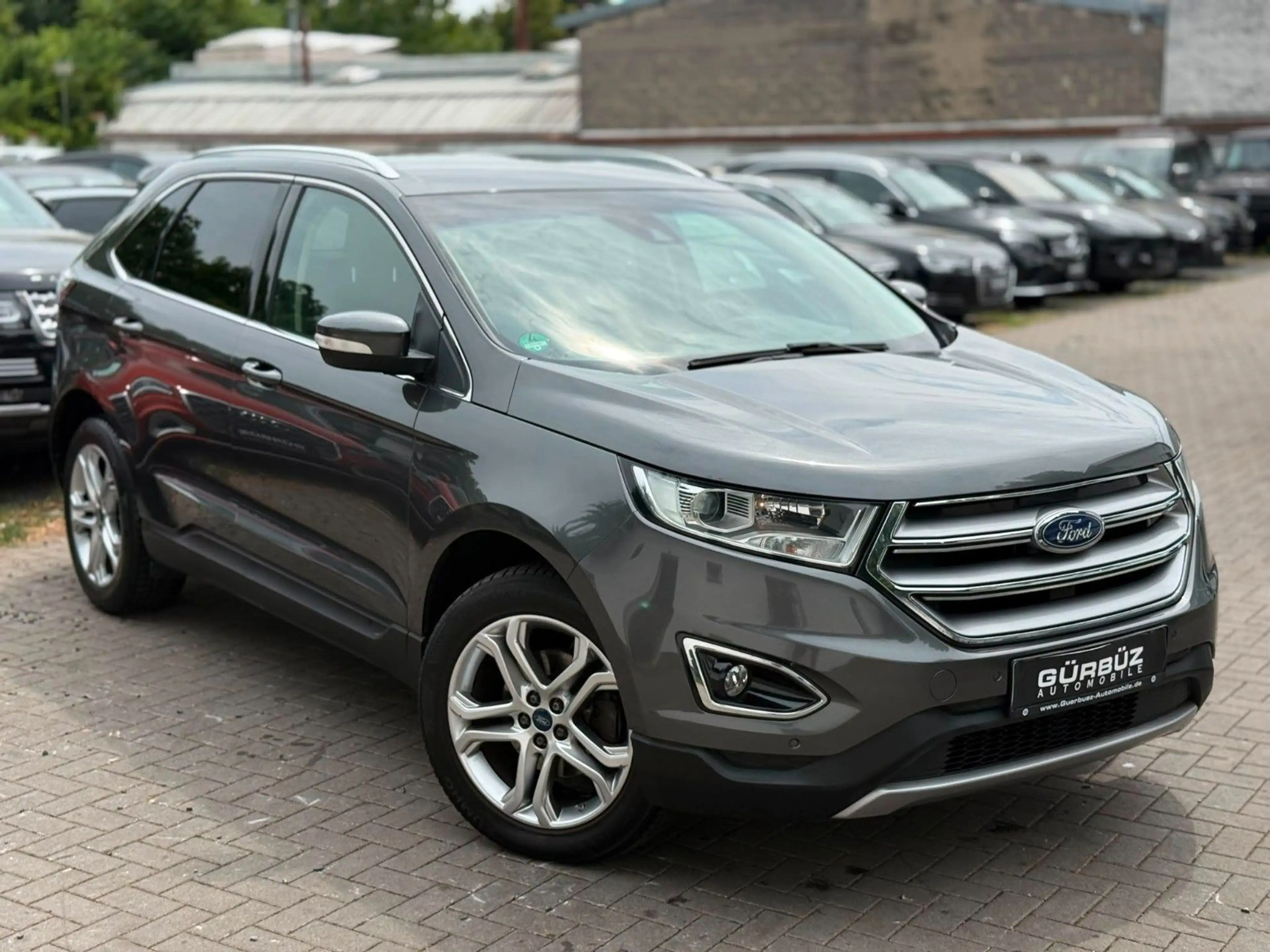 Ford Edge Titanium 4x4*Keyless*8Fach*Navi*Szhz