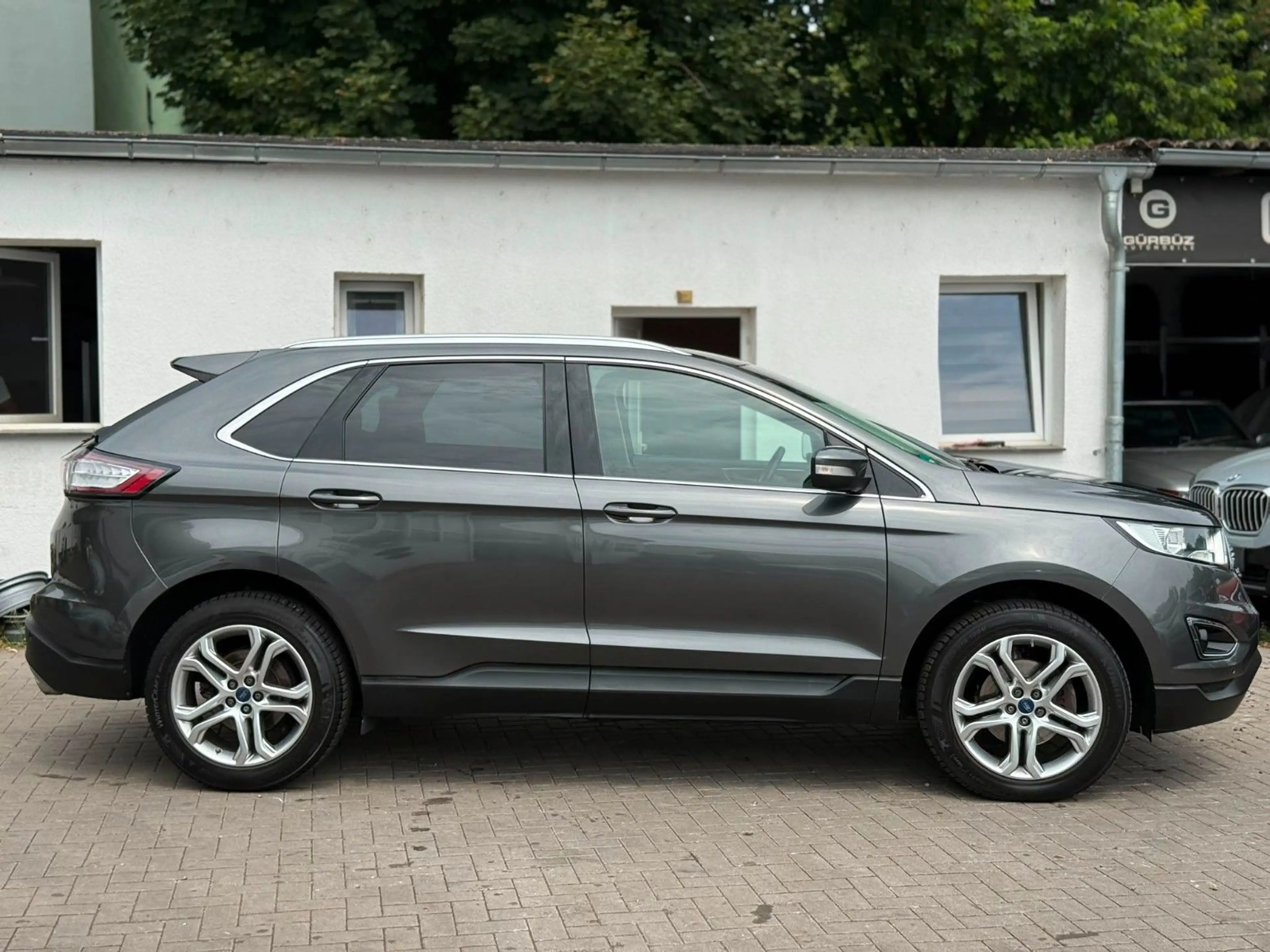 Ford Edge Titanium 4x4*Keyless*8Fach*Navi*Szhz — photo 11