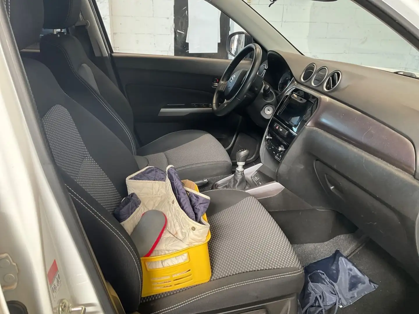 Suzuki Vitara 1.4 BoosterJet Mild-Hybrid Comfort 4x2 Weiß - 2