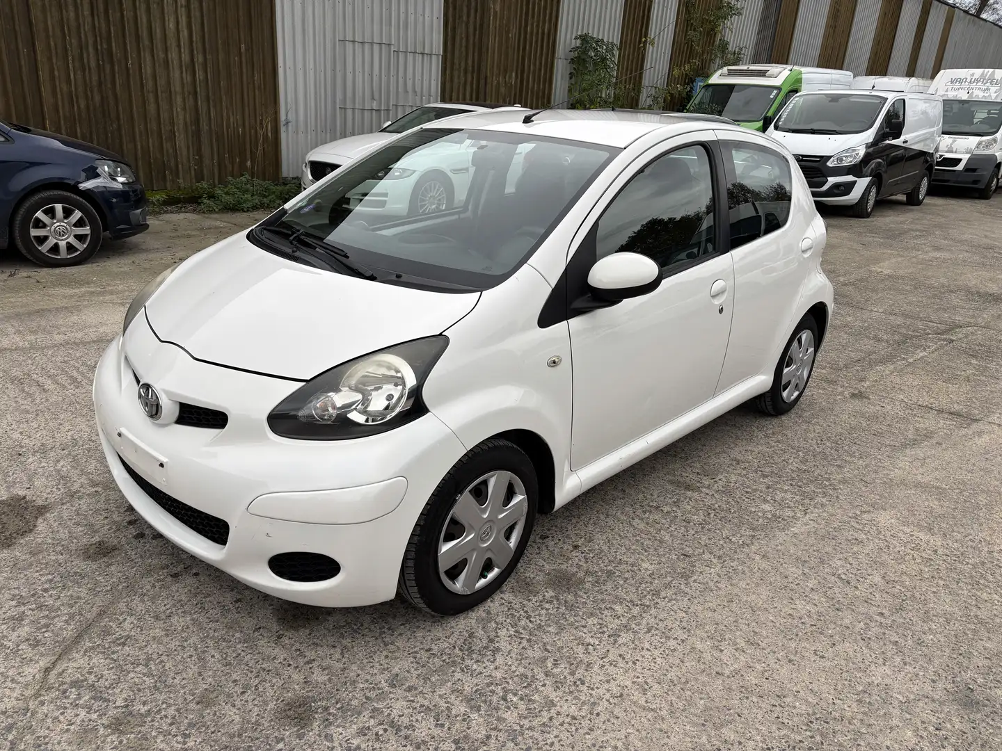 Toyota Aygo *CARPASS* Wit - 1