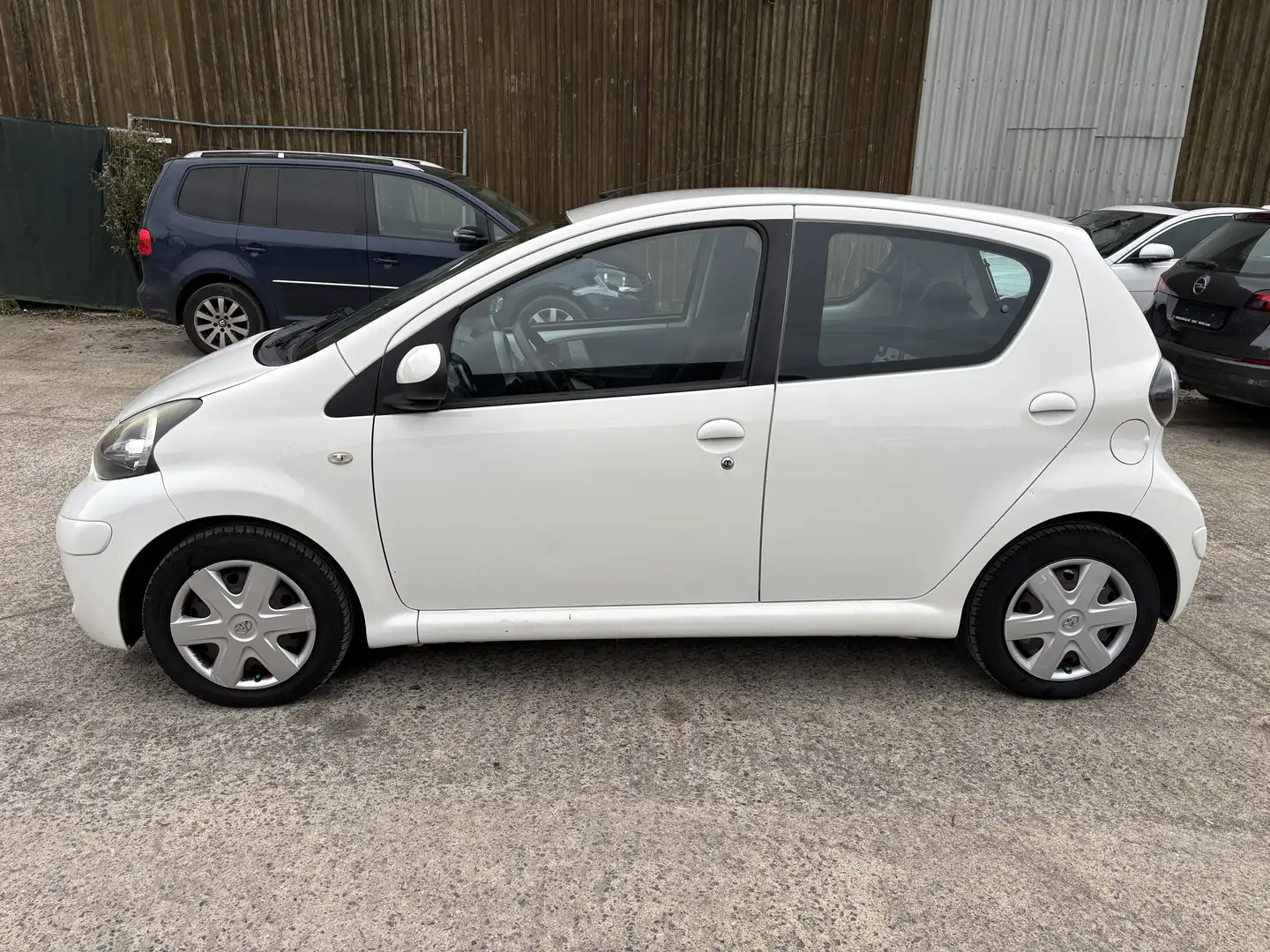 Toyota Aygo *CARPASS* Wit - 2