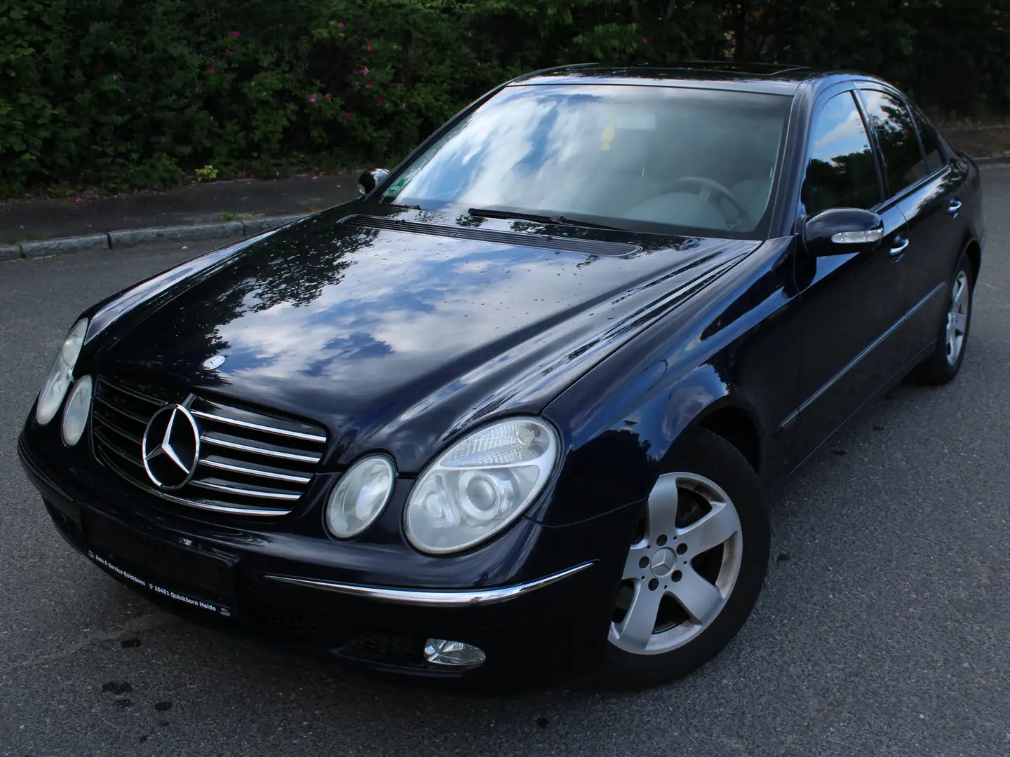 Mercedes-Benz E 220 E 220 CDI Schiebe+Klima+Sitzhz+TÜV Azul - 1