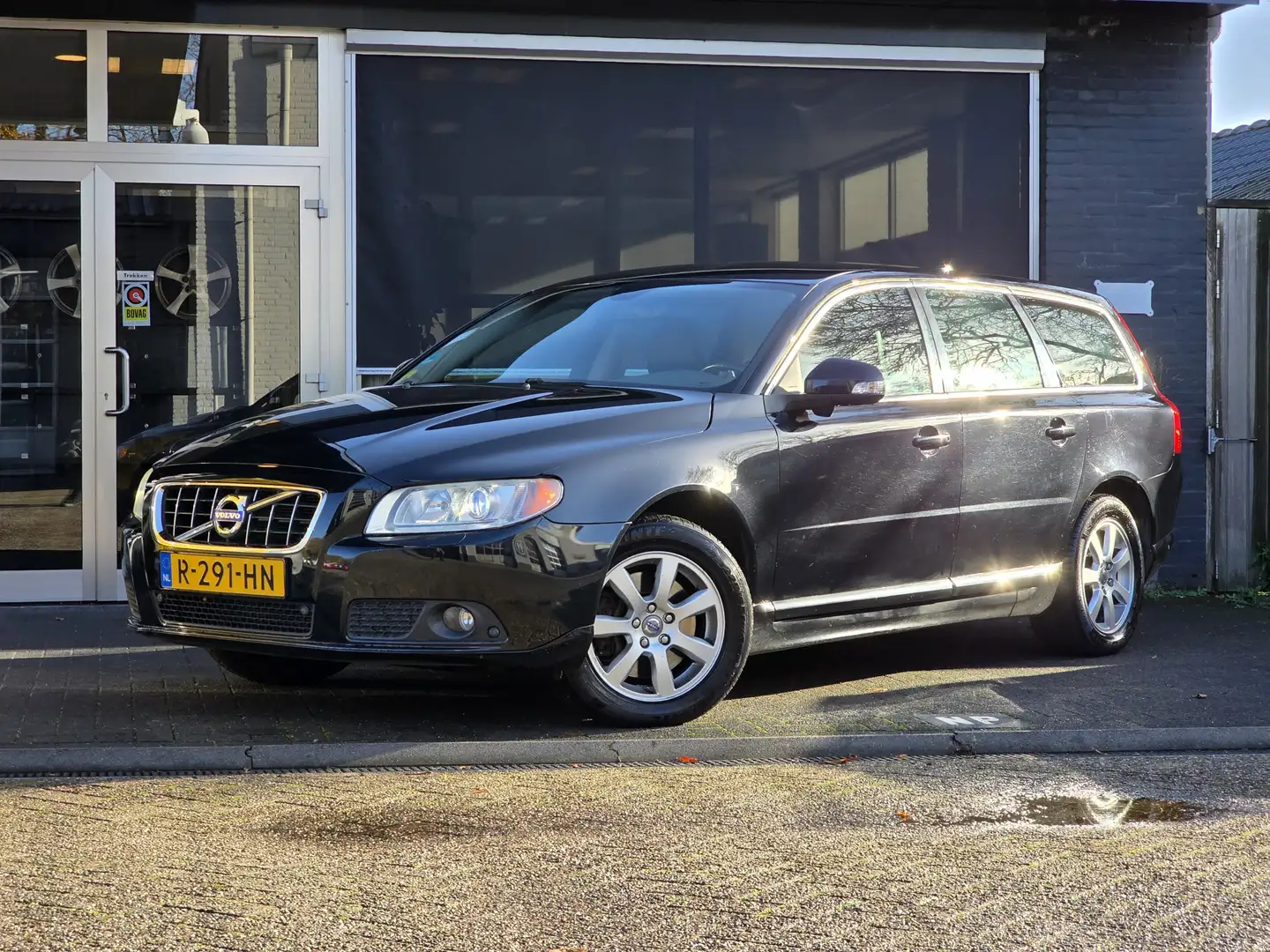 Volvo V70 2.5T Ocean Race YOUNGTIMER / BLIZ / LEDER / NAVI / Noir - 1