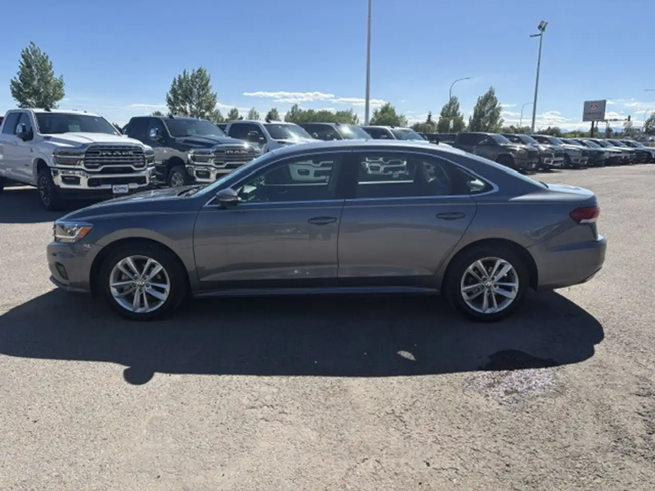 Volkswagen Passat photo Volkswagen Passat
