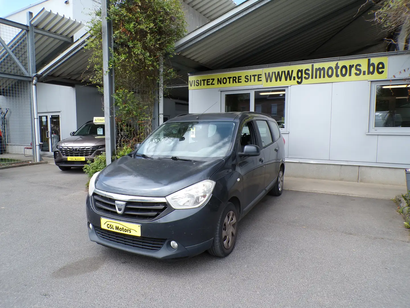 Dacia Lodgy 1.5dCi 90cv gris 5pl. 2750€ marchand Airco GPS Gris - 1