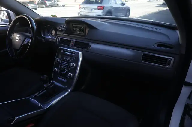 Volvo XC70 view 8