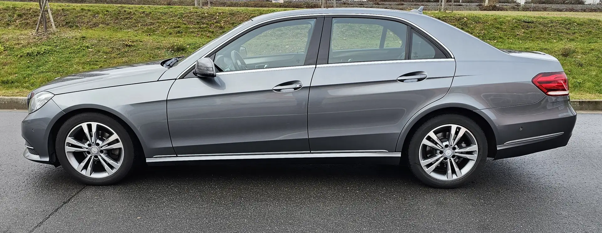 Mercedes-Benz E 200 E-Klasse Diesel BlueTEC 7G-TRONIC Avantgarde siva - 2