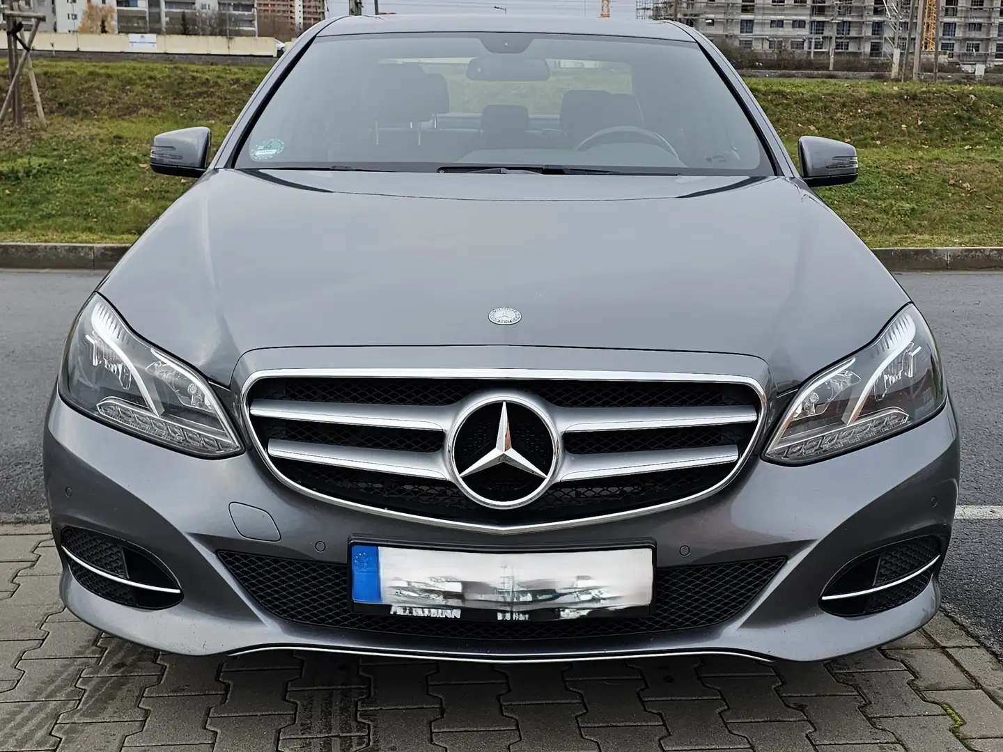 Mercedes-Benz E 200 E-Klasse Diesel BlueTEC 7G-TRONIC Avantgarde siva - 1